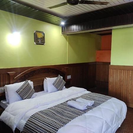 Hotel Deepraj, Kausani Zewnętrze zdjęcie