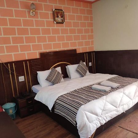 Hotel Deepraj, Kausani Zewnętrze zdjęcie