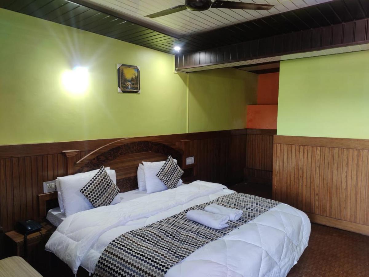 Hotel Deepraj, Kausani Zewnętrze zdjęcie