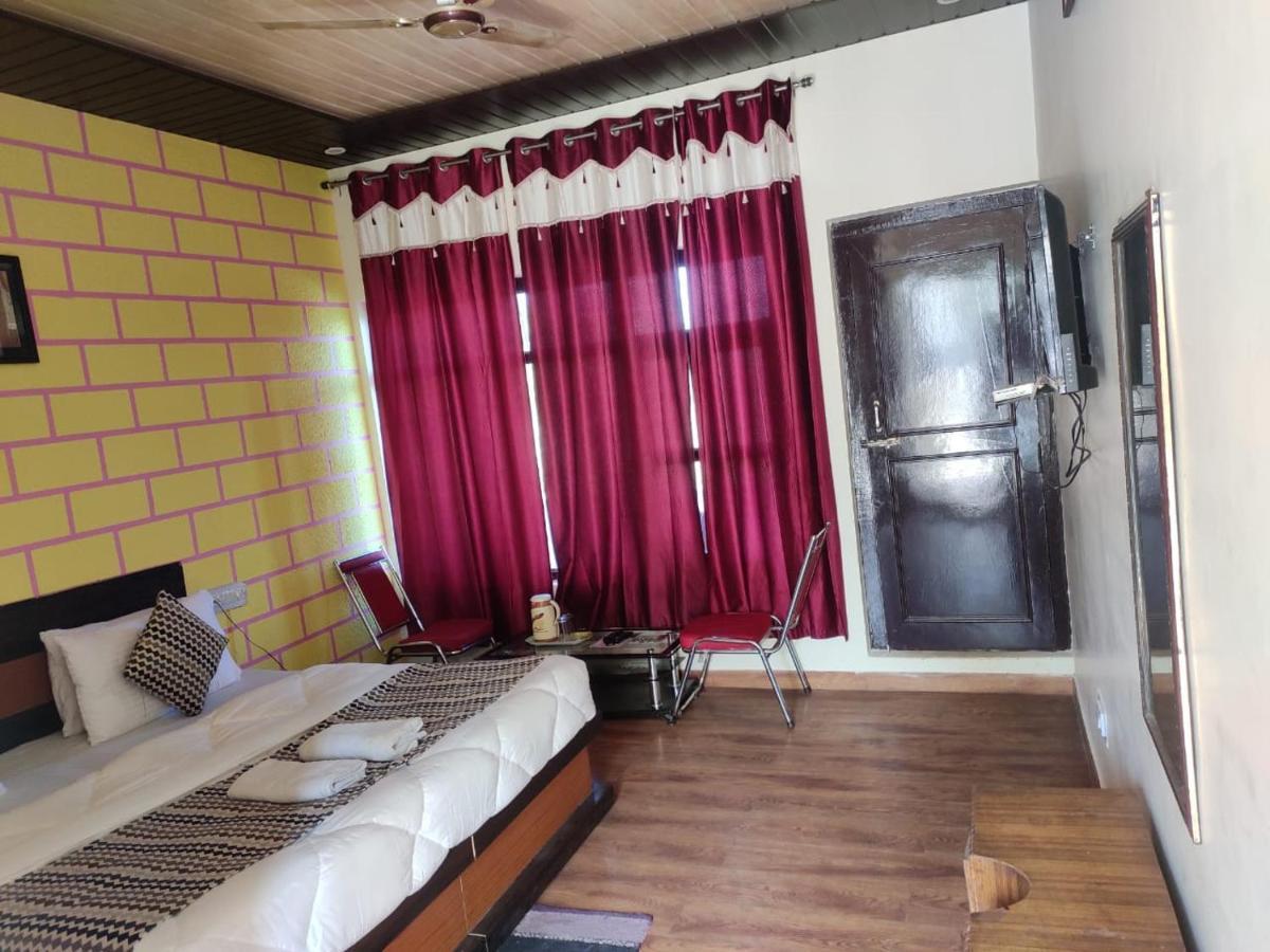Hotel Deepraj, Kausani Zewnętrze zdjęcie