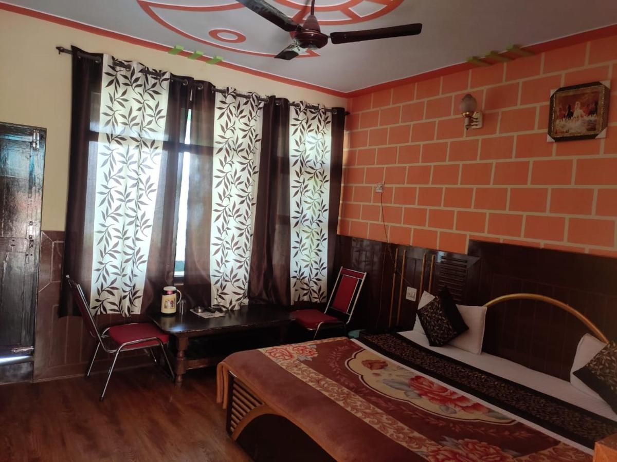 Hotel Deepraj, Kausani Zewnętrze zdjęcie