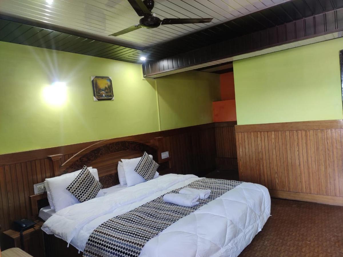 Hotel Deepraj, Kausani Zewnętrze zdjęcie