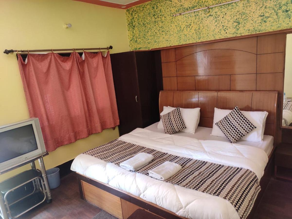 Hotel Deepraj, Kausani Zewnętrze zdjęcie