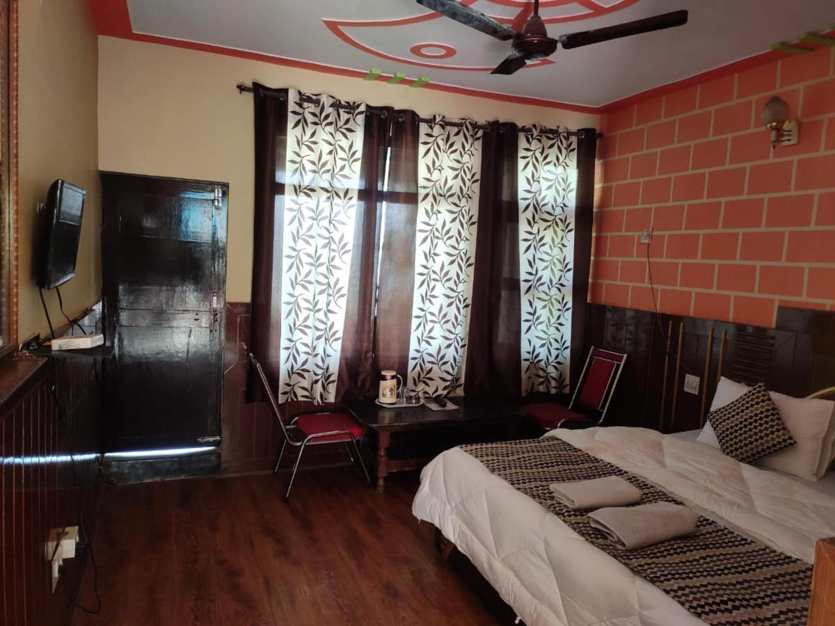 Hotel Deepraj, Kausani Zewnętrze zdjęcie