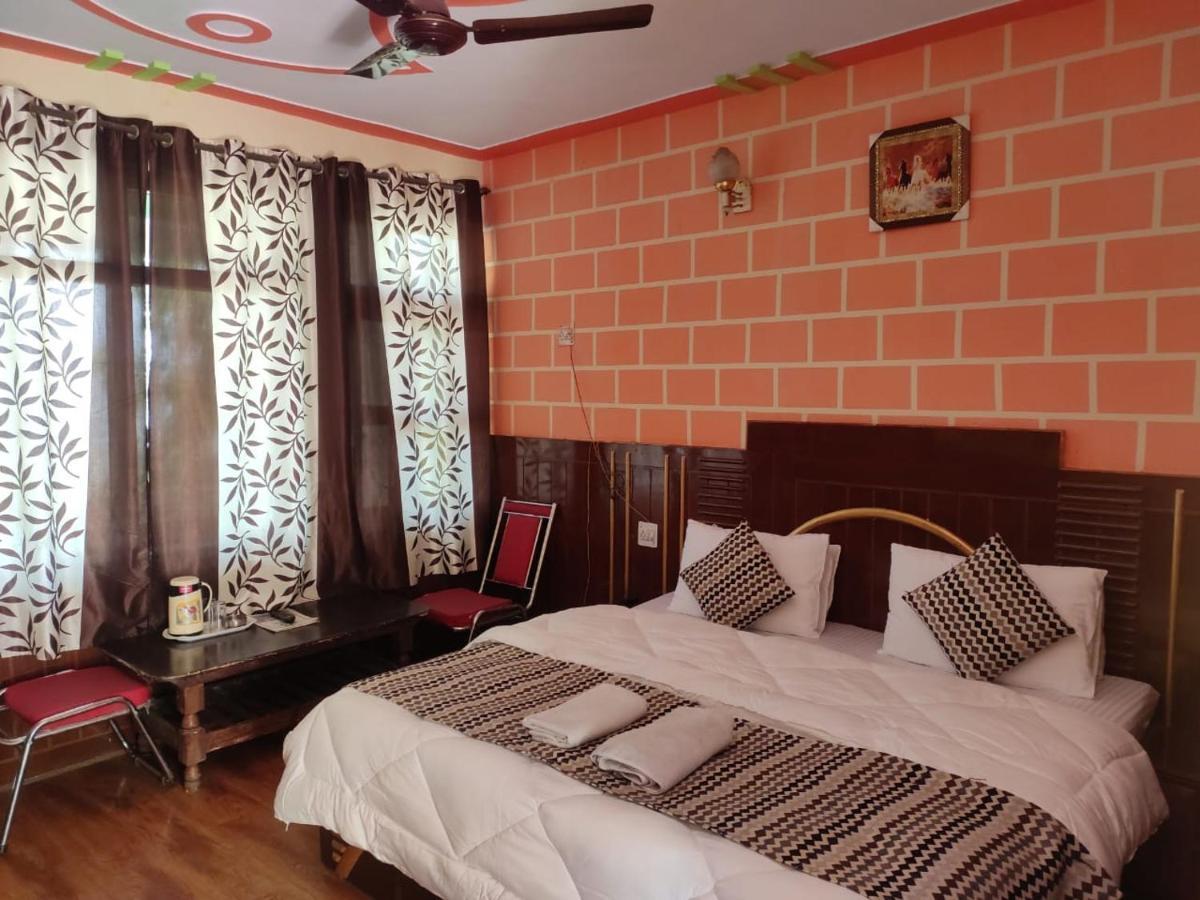 Hotel Deepraj, Kausani Zewnętrze zdjęcie