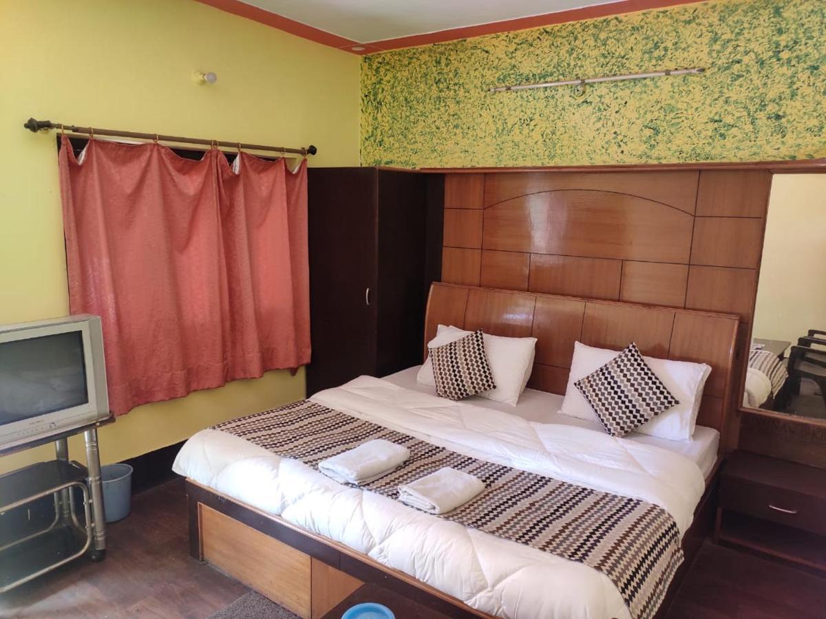 Hotel Deepraj, Kausani Zewnętrze zdjęcie