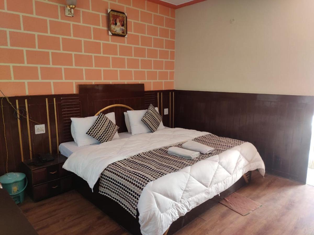 Hotel Deepraj, Kausani Zewnętrze zdjęcie