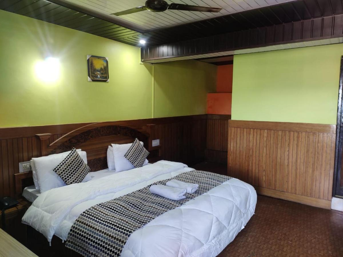 Hotel Deepraj, Kausani Zewnętrze zdjęcie