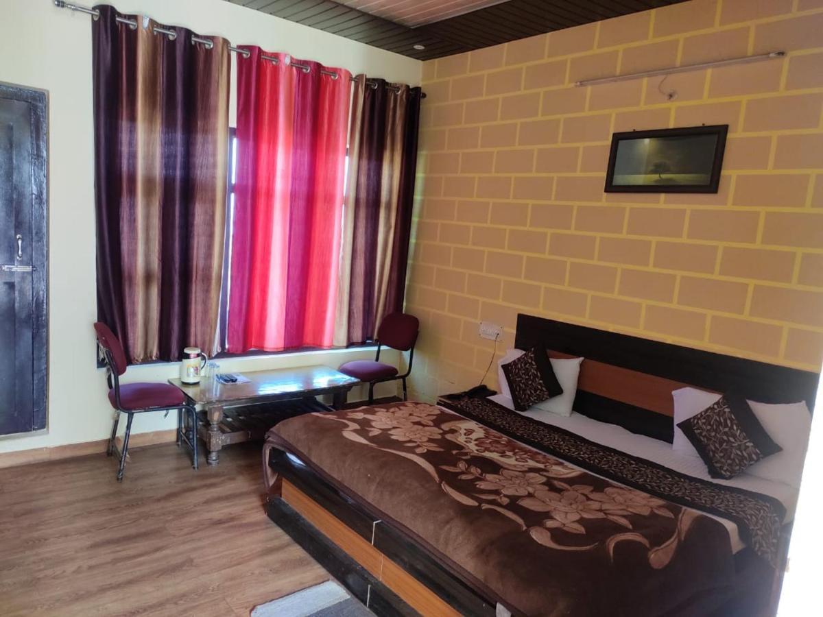 Hotel Deepraj, Kausani Zewnętrze zdjęcie