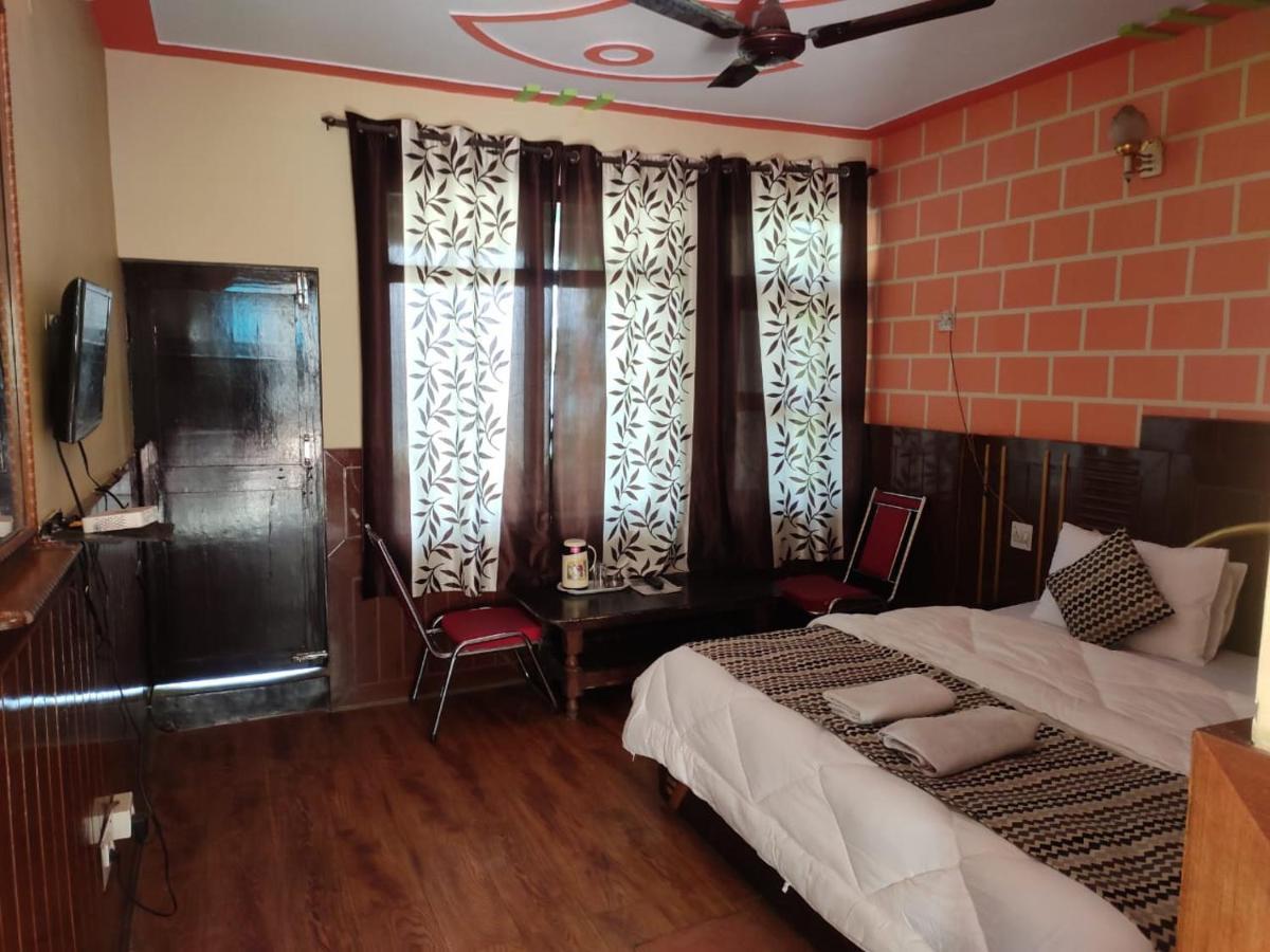 Hotel Deepraj, Kausani Zewnętrze zdjęcie