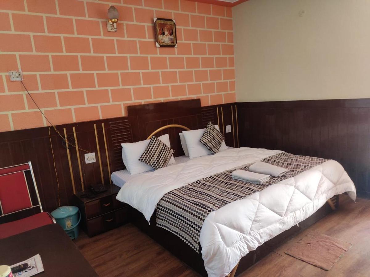 Hotel Deepraj, Kausani Zewnętrze zdjęcie