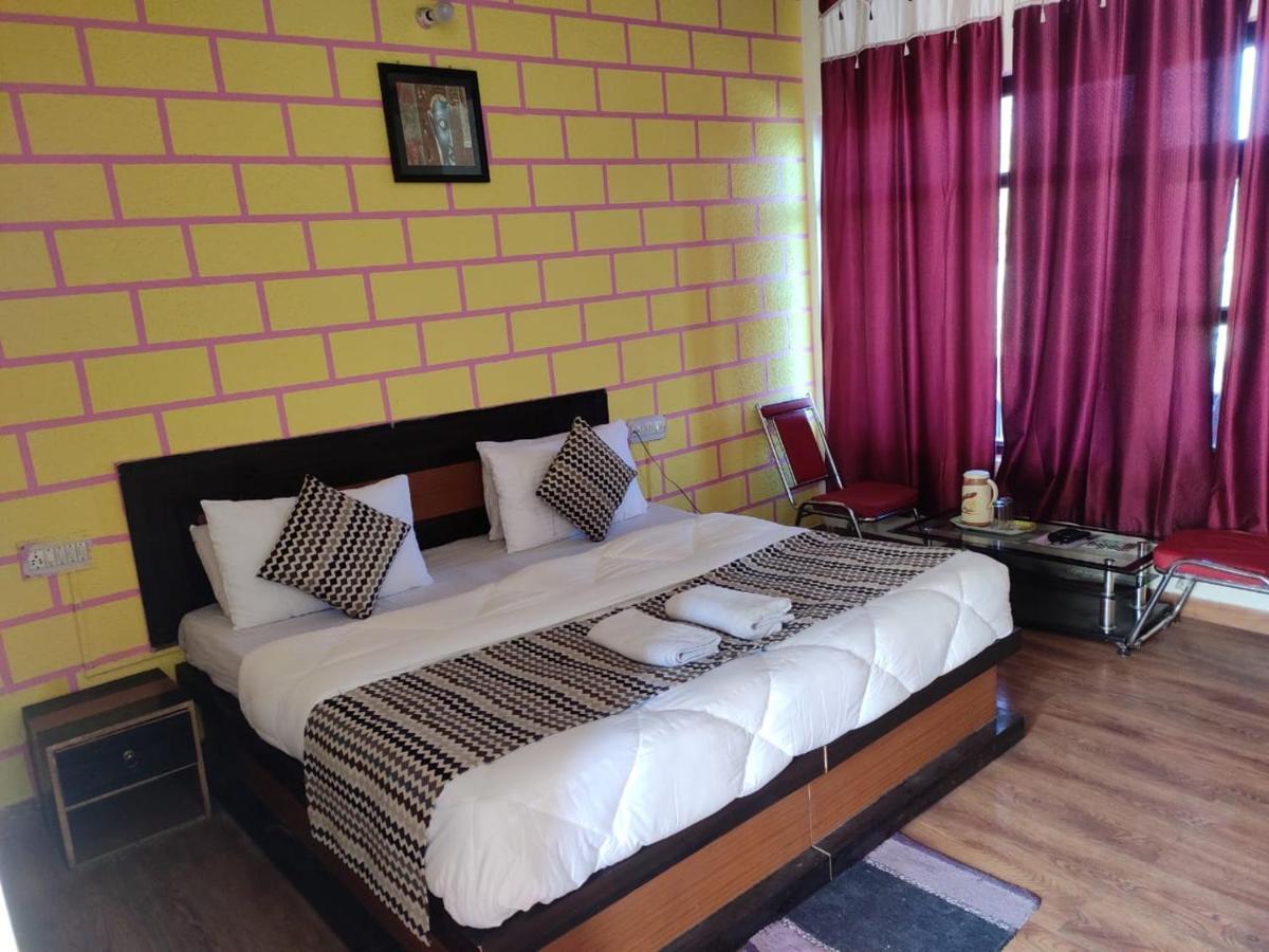 Hotel Deepraj, Kausani Zewnętrze zdjęcie