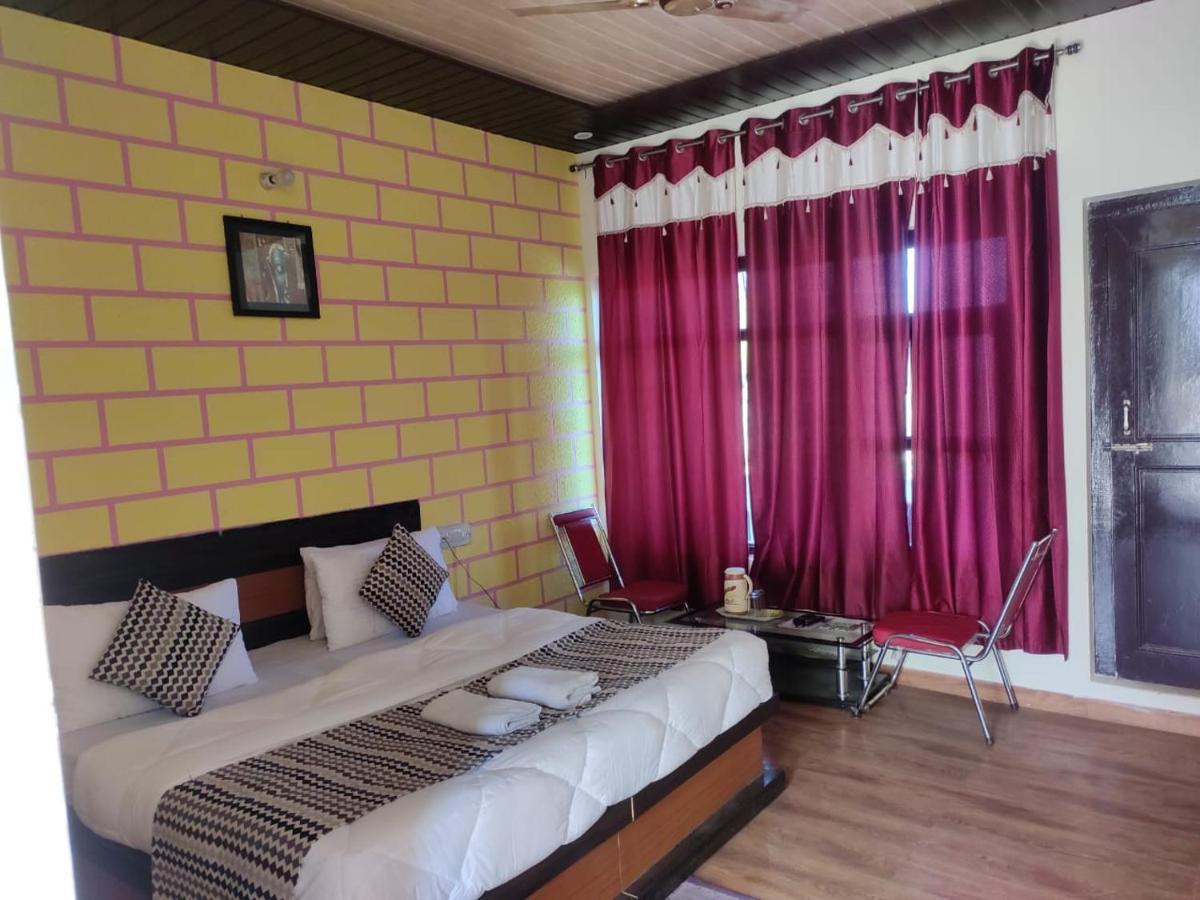 Hotel Deepraj, Kausani Zewnętrze zdjęcie
