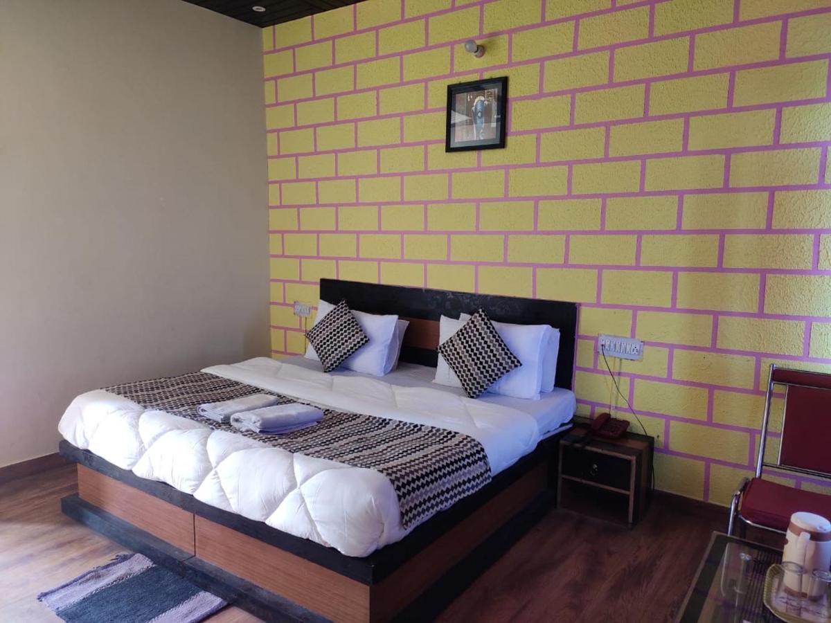 Hotel Deepraj, Kausani Zewnętrze zdjęcie