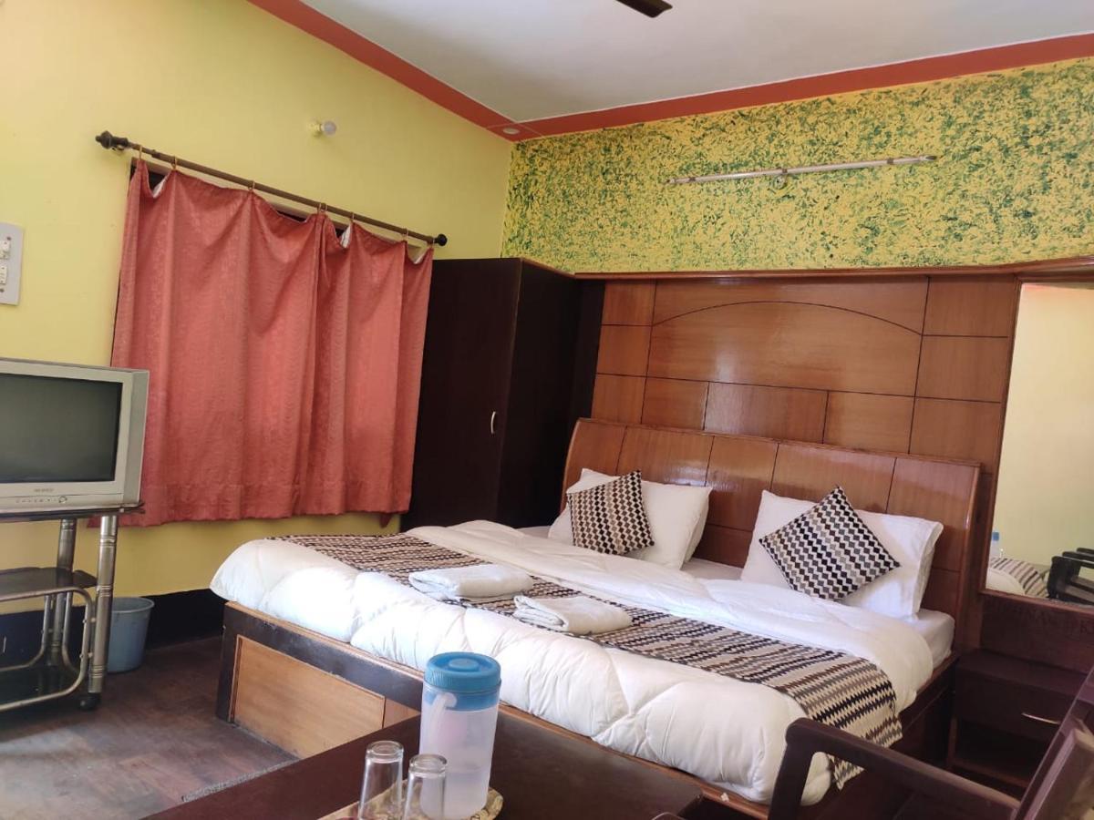 Hotel Deepraj, Kausani Zewnętrze zdjęcie