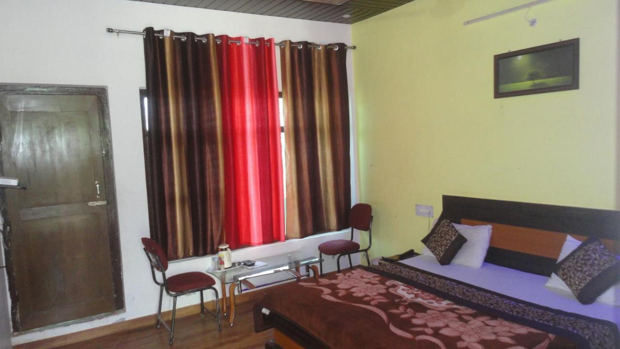 Hotel Deepraj, Kausani Zewnętrze zdjęcie