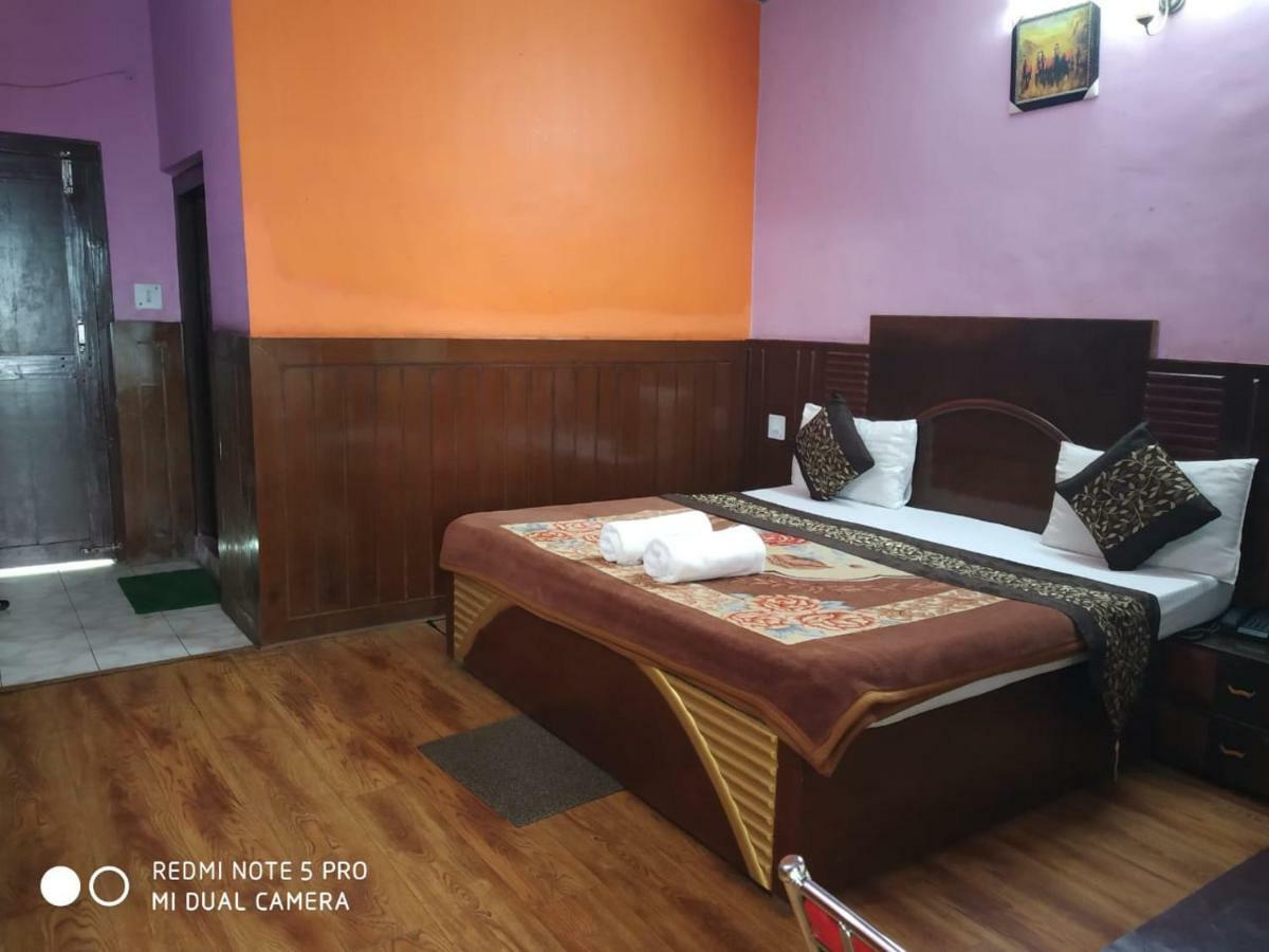 Hotel Deepraj, Kausani Zewnętrze zdjęcie