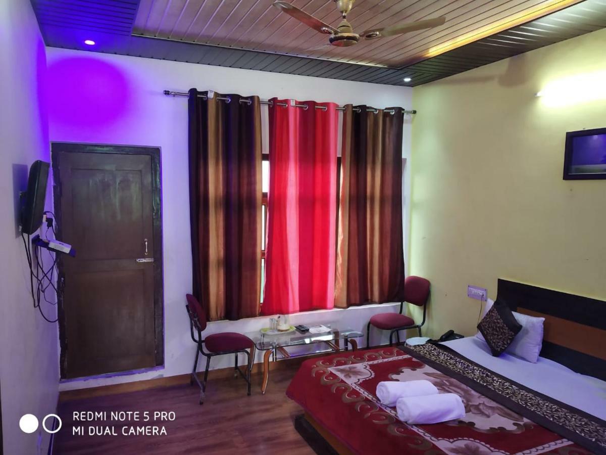 Hotel Deepraj, Kausani Zewnętrze zdjęcie